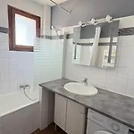 Апартаменты Confortable Appartement Familial, Vue, Baignoire *